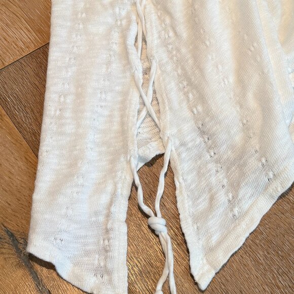 LAmade Criss Cross Side Tie Sides Sleeveless Top 100% Cotton White Like New - Picture 4 of 6